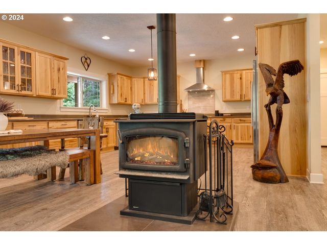 36 LONESOME PINES Dr, Trout Lake, WA 98650