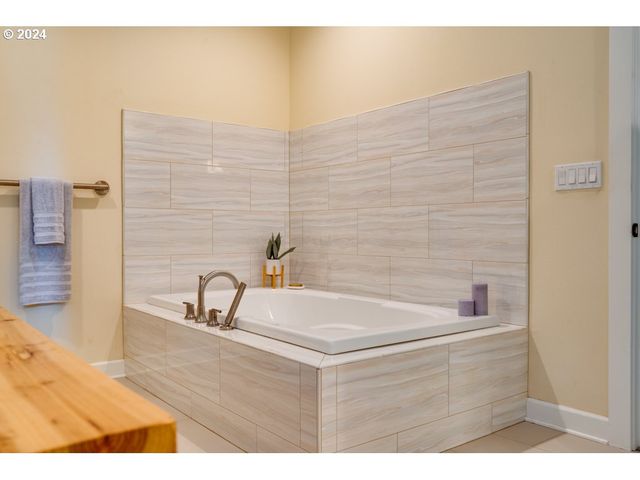 36 LONESOME PINES Dr, Trout Lake, WA 98650