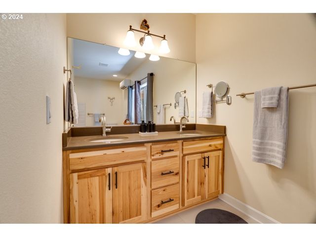 36 LONESOME PINES Dr, Trout Lake, WA 98650