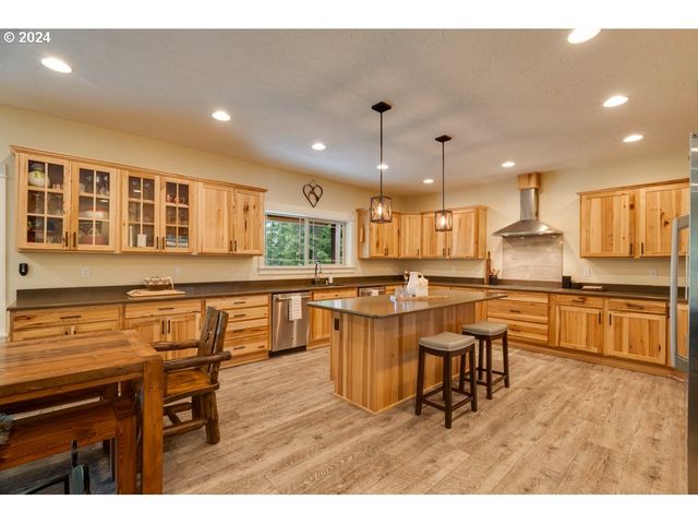 36 LONESOME PINES Dr, Trout Lake, WA 98650