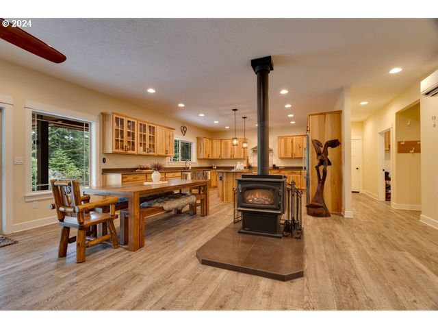 36 LONESOME PINES Dr, Trout Lake, WA 98650