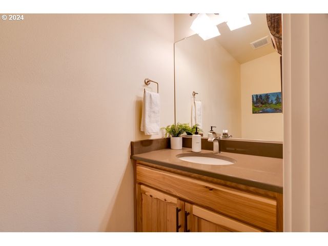 36 LONESOME PINES Dr, Trout Lake, WA 98650