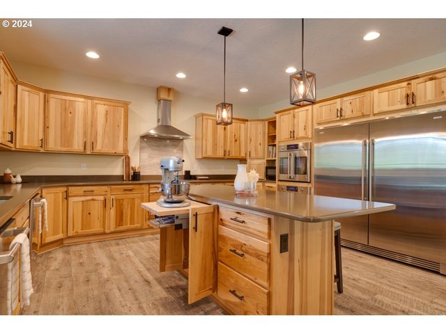 36 LONESOME PINES Dr, Trout Lake, WA 98650