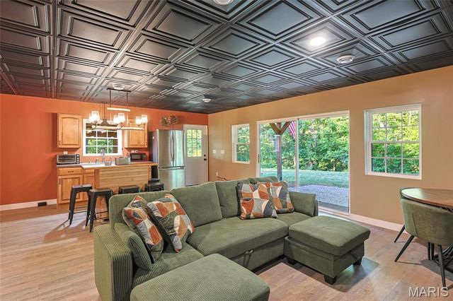 145 Eagle Ridge Lane, Winfield, MO 63389