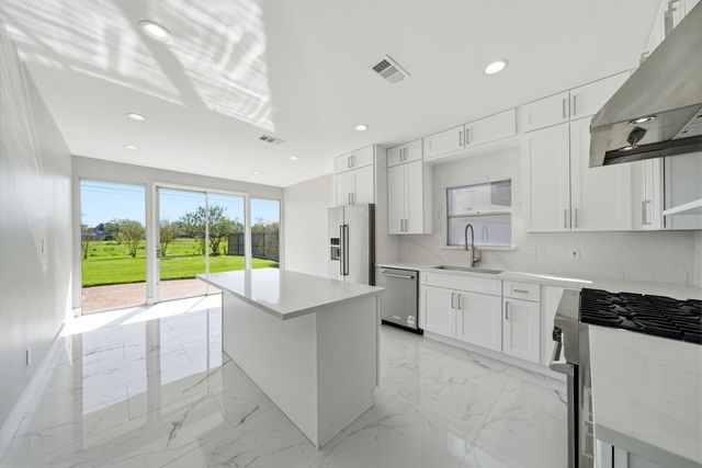 703 Montclair Boulevard, Sugar Land, TX 77478