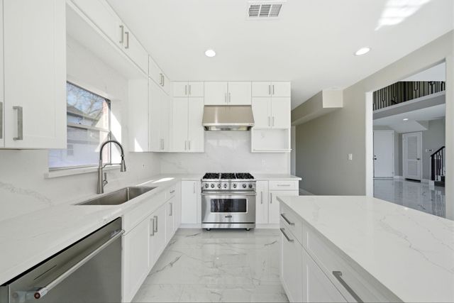 703 Montclair Boulevard, Sugar Land, TX 77478