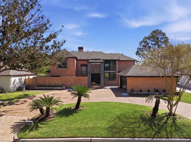 703 Montclair Boulevard, Sugar Land, TX 77478