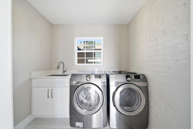 703 Montclair Boulevard, Sugar Land, TX 77478