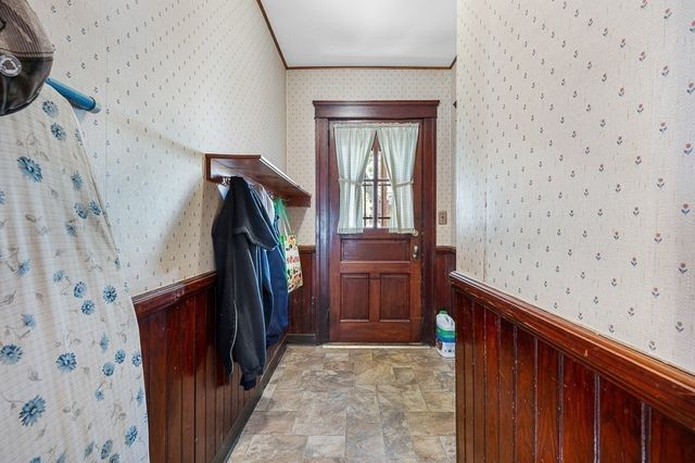 22 Anderson Ave, Worcester, MA 01604