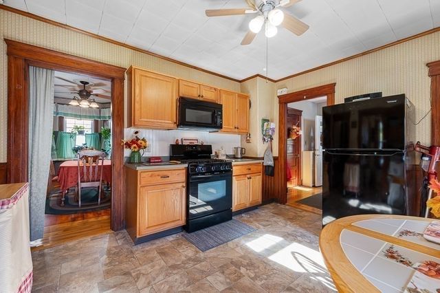 22 Anderson Ave, Worcester, MA 01604