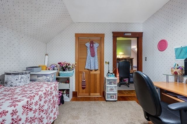22 Anderson Ave, Worcester, MA 01604