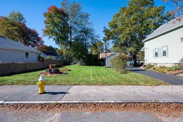22 Anderson Ave, Worcester, MA 01604