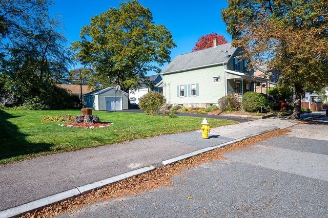 22 Anderson Ave, Worcester, MA 01604