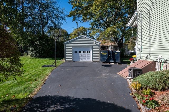 22 Anderson Ave, Worcester, MA 01604