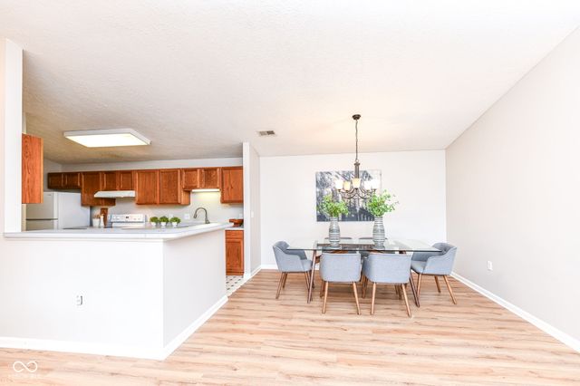 211 Faulkner Court 207, Carmel, IN 46032