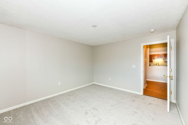 211 Faulkner Court 207, Carmel, IN 46032
