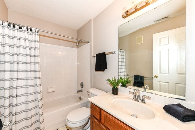 211 Faulkner Court 207, Carmel, IN 46032