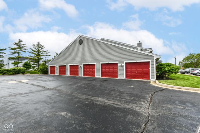 211 Faulkner Court 207, Carmel, IN 46032