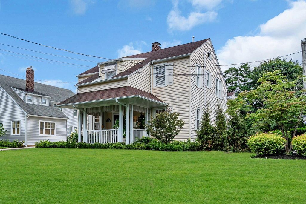 204 Monroe Avenue, Spring Lake, NJ 07762