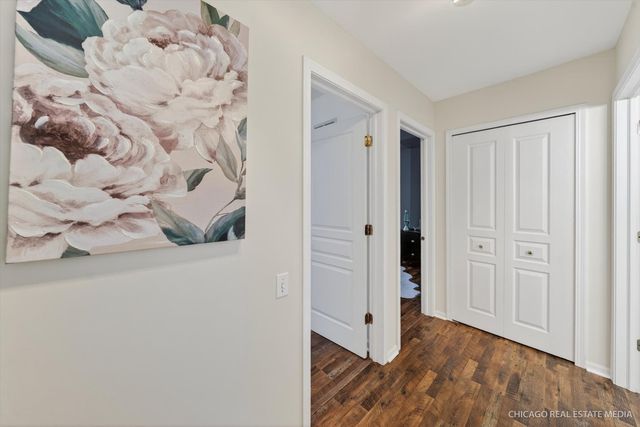 4001 Whitehall Lane, Algonquin, IL 60102