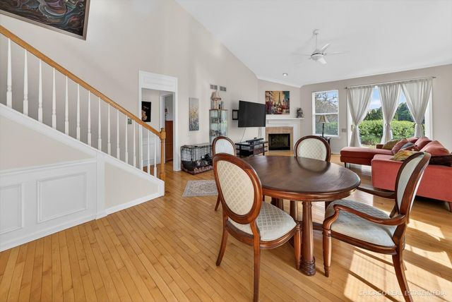 4001 Whitehall Lane, Algonquin, IL 60102