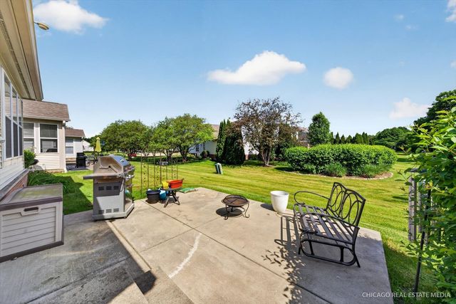 4001 Whitehall Lane, Algonquin, IL 60102