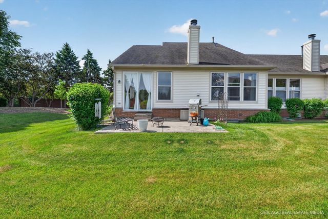 4001 Whitehall Lane, Algonquin, IL 60102