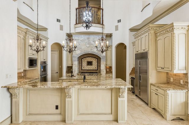 6900 King Charles Court, Colleyville, TX 76034