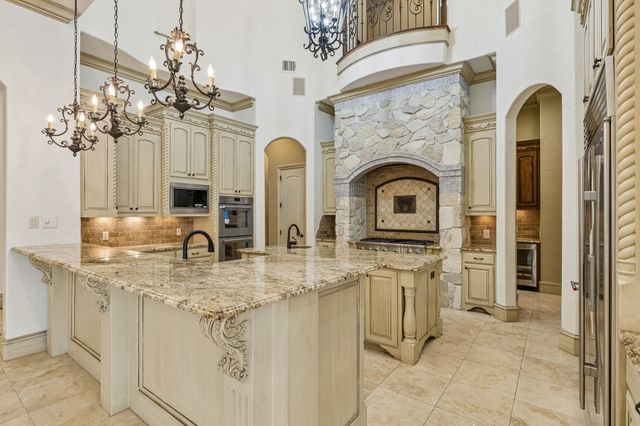 6900 King Charles Court, Colleyville, TX 76034