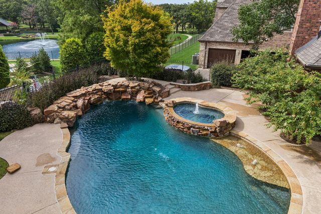 6900 King Charles Court, Colleyville, TX 76034