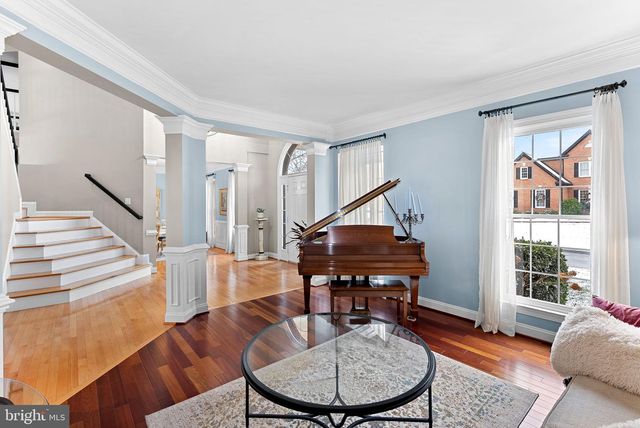 43312 CRYSTAL LAKE ST, Leesburg, VA 20176