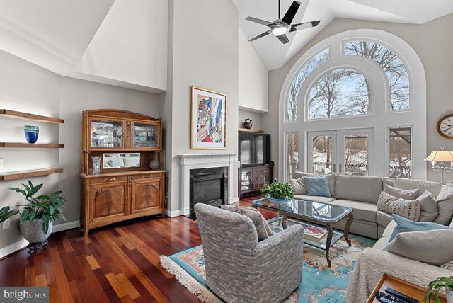 43312 CRYSTAL LAKE ST, Leesburg, VA 20176