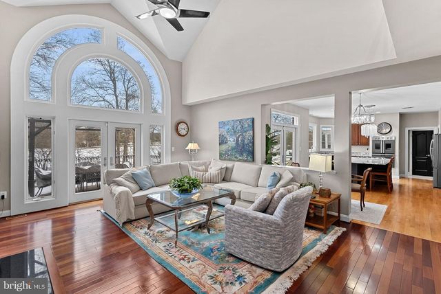 43312 CRYSTAL LAKE ST, Leesburg, VA 20176