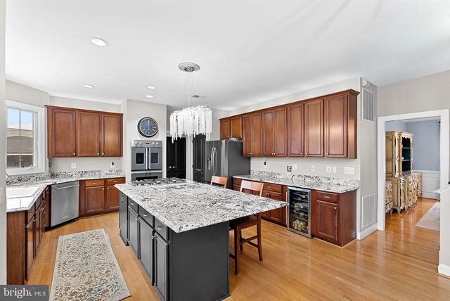 43312 CRYSTAL LAKE ST, Leesburg, VA 20176