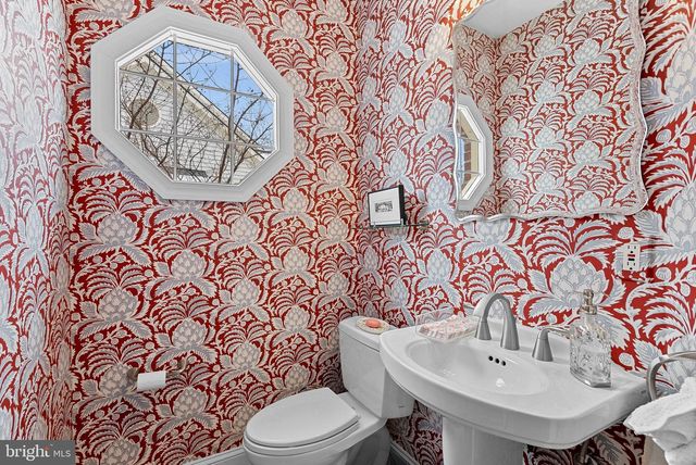 43312 CRYSTAL LAKE ST, Leesburg, VA 20176