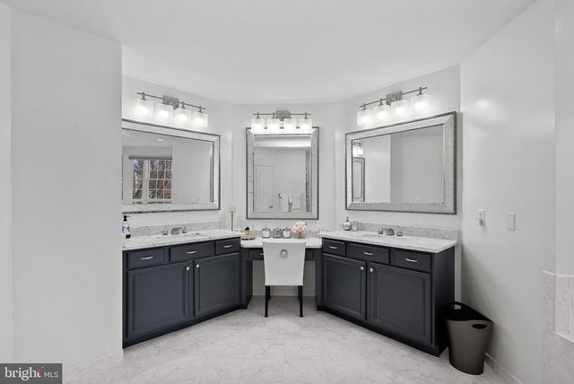 43312 CRYSTAL LAKE ST, Leesburg, VA 20176