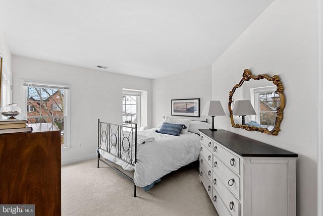 43312 CRYSTAL LAKE ST, Leesburg, VA 20176