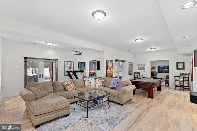 43312 CRYSTAL LAKE ST, Leesburg, VA 20176