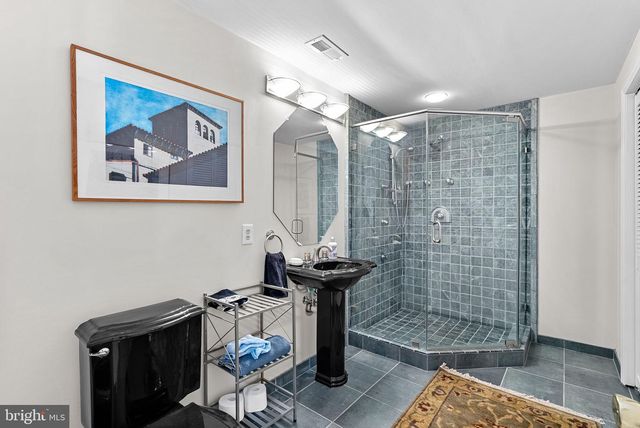 43312 CRYSTAL LAKE ST, Leesburg, VA 20176