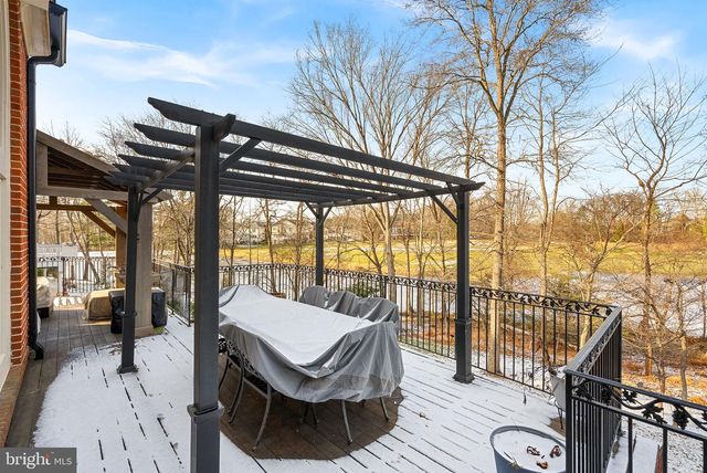 43312 CRYSTAL LAKE ST, Leesburg, VA 20176