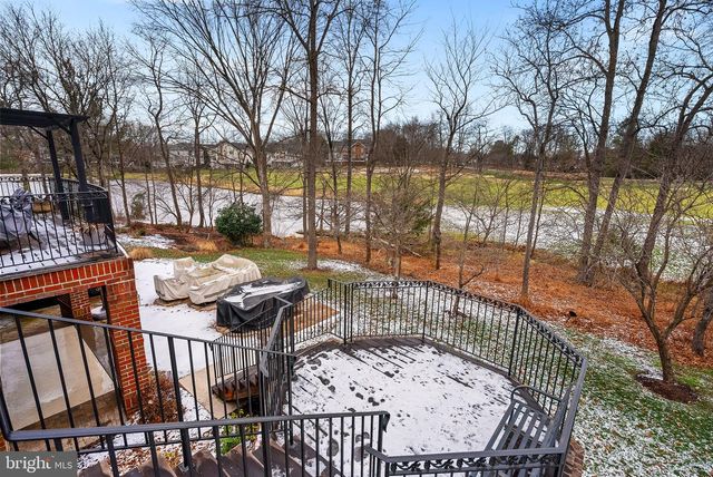 43312 CRYSTAL LAKE ST, Leesburg, VA 20176