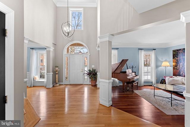 43312 CRYSTAL LAKE ST, Leesburg, VA 20176