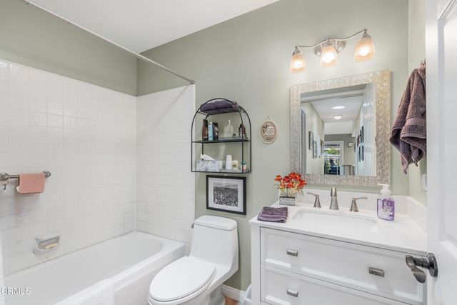 36 Ilex Drive, Thousand Oaks, CA 91320