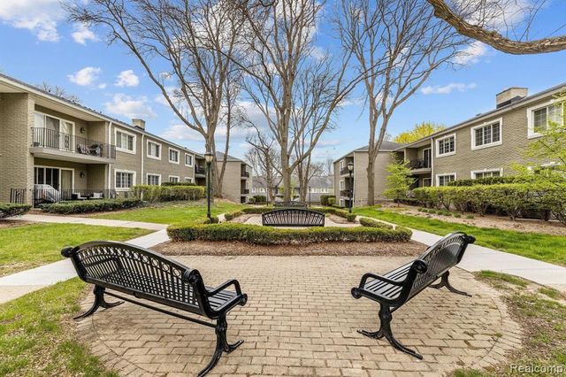 1113 N Old Woodward Ave Unit 37, Birmingham, MI 48009