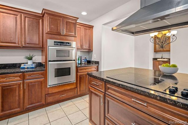 1113 N Old Woodward Ave Unit 37, Birmingham, MI 48009