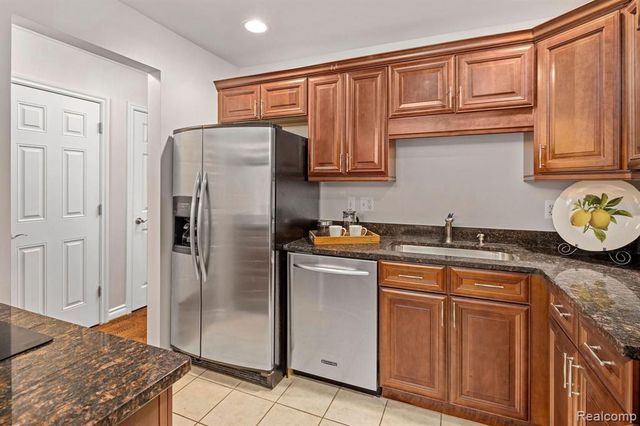 1113 N Old Woodward Ave Unit 37, Birmingham, MI 48009