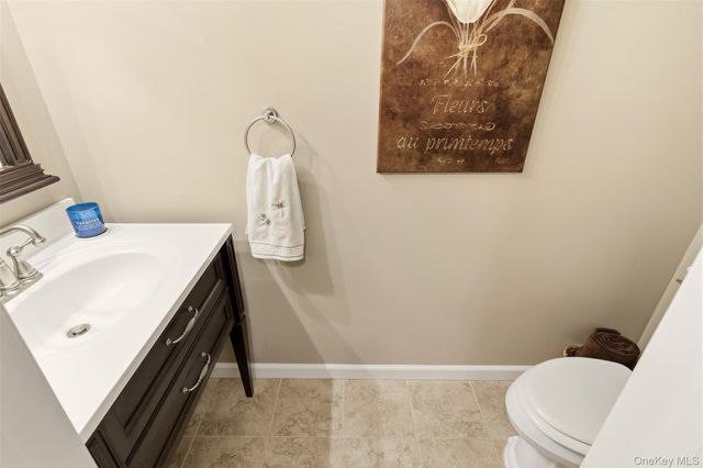 11 Indian Trace, Kings Park, NY 11754