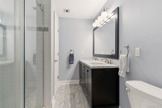 11 Indian Trace, Kings Park, NY 11754