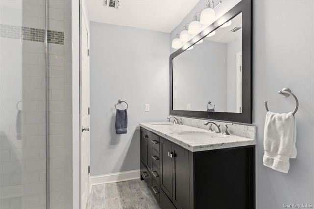 11 Indian Trace, Kings Park, NY 11754