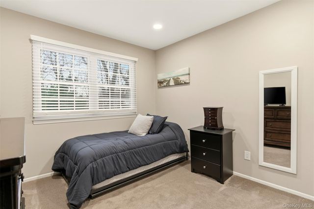 11 Indian Trace, Kings Park, NY 11754